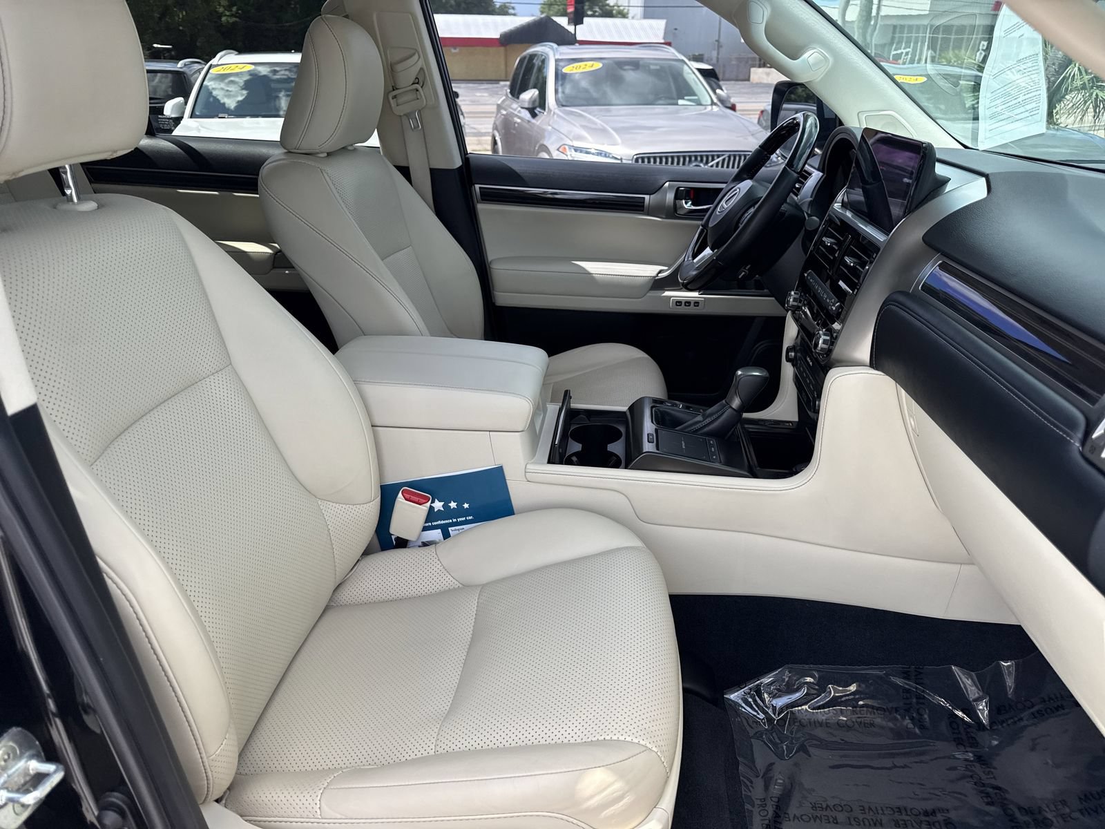 Used 2023 Lexus GX 460 Luxury w/ Sport Design Package AWD/4WD image 29