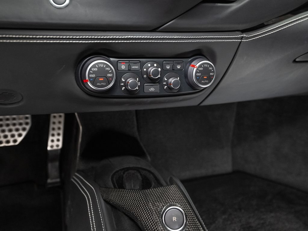 Used 2018 Ferrari 488 GTB RWD image 30