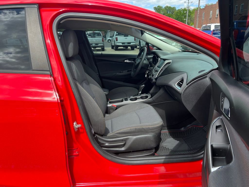 Used 2017 Chevrolet Cruze LS FWD image 22