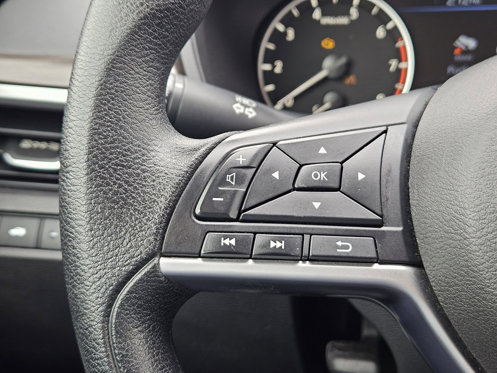 Used 2024 Nissan Altima 2.5 SV FWD image 26