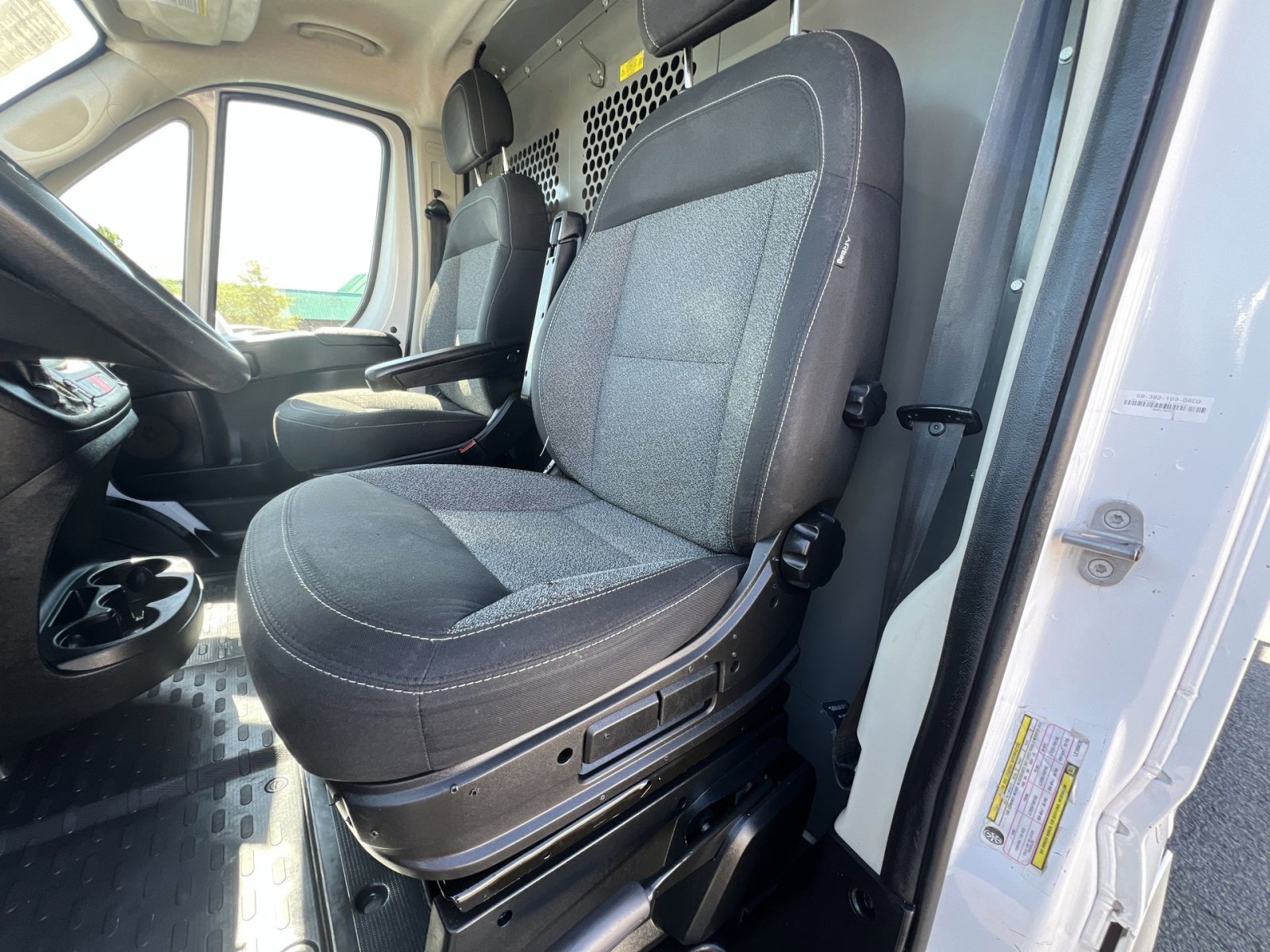 Used 2020 RAM ProMaster 2500 w/ Interior Convenience Group FWD image 21