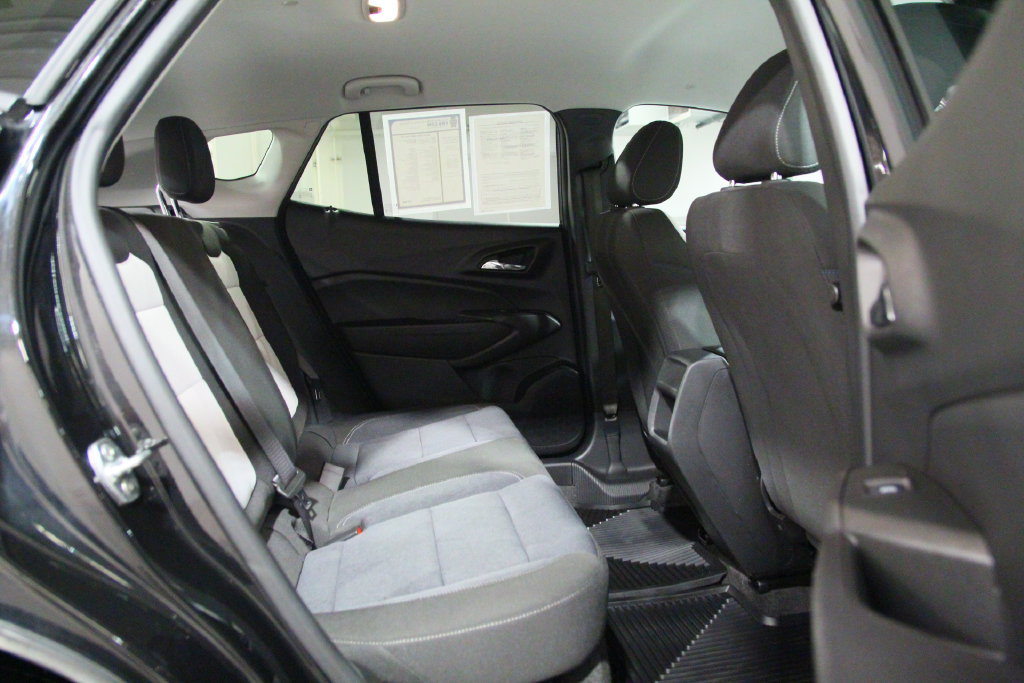Used 2025 Chevrolet Trax LS w/ LS Convenience Package FWD image 22