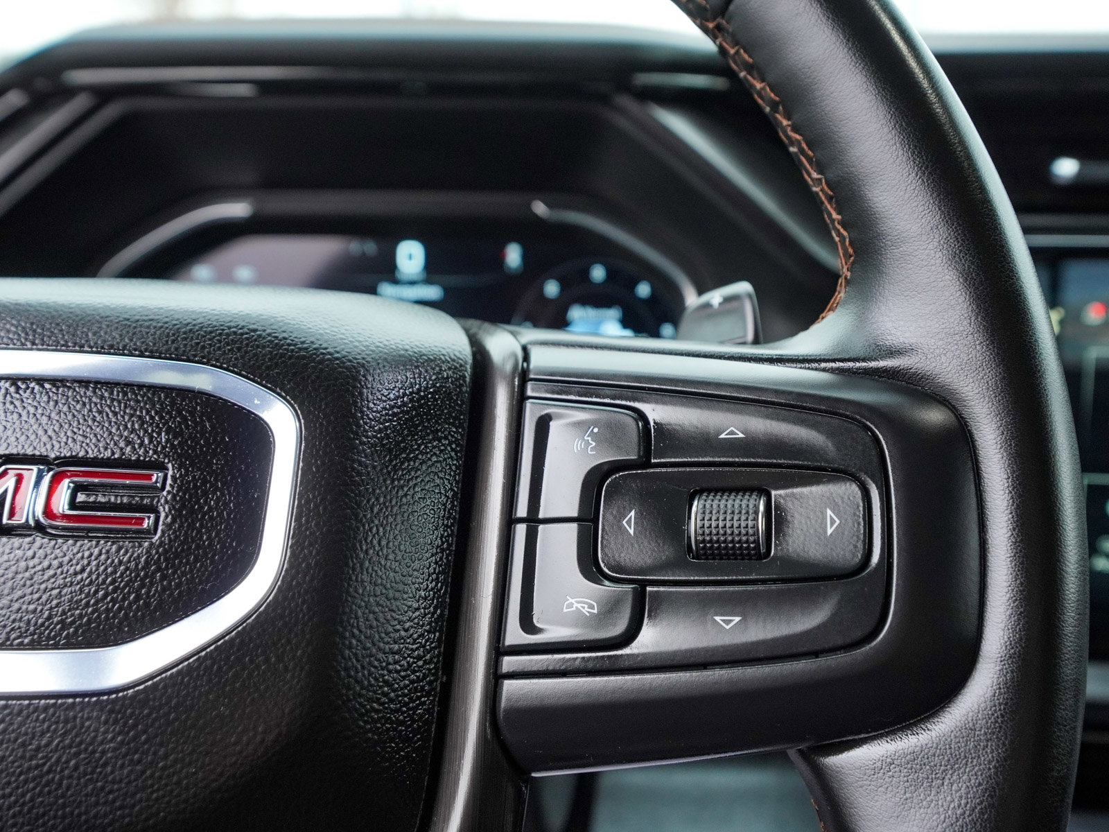 Used 2025 GMC Sierra 1500 AT4 w/ AT4 Premium Package image 29