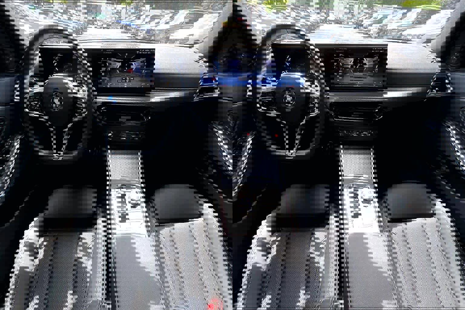 Certified 2025 BMW 330i Sedan w/ M Sport Package RWD image 15