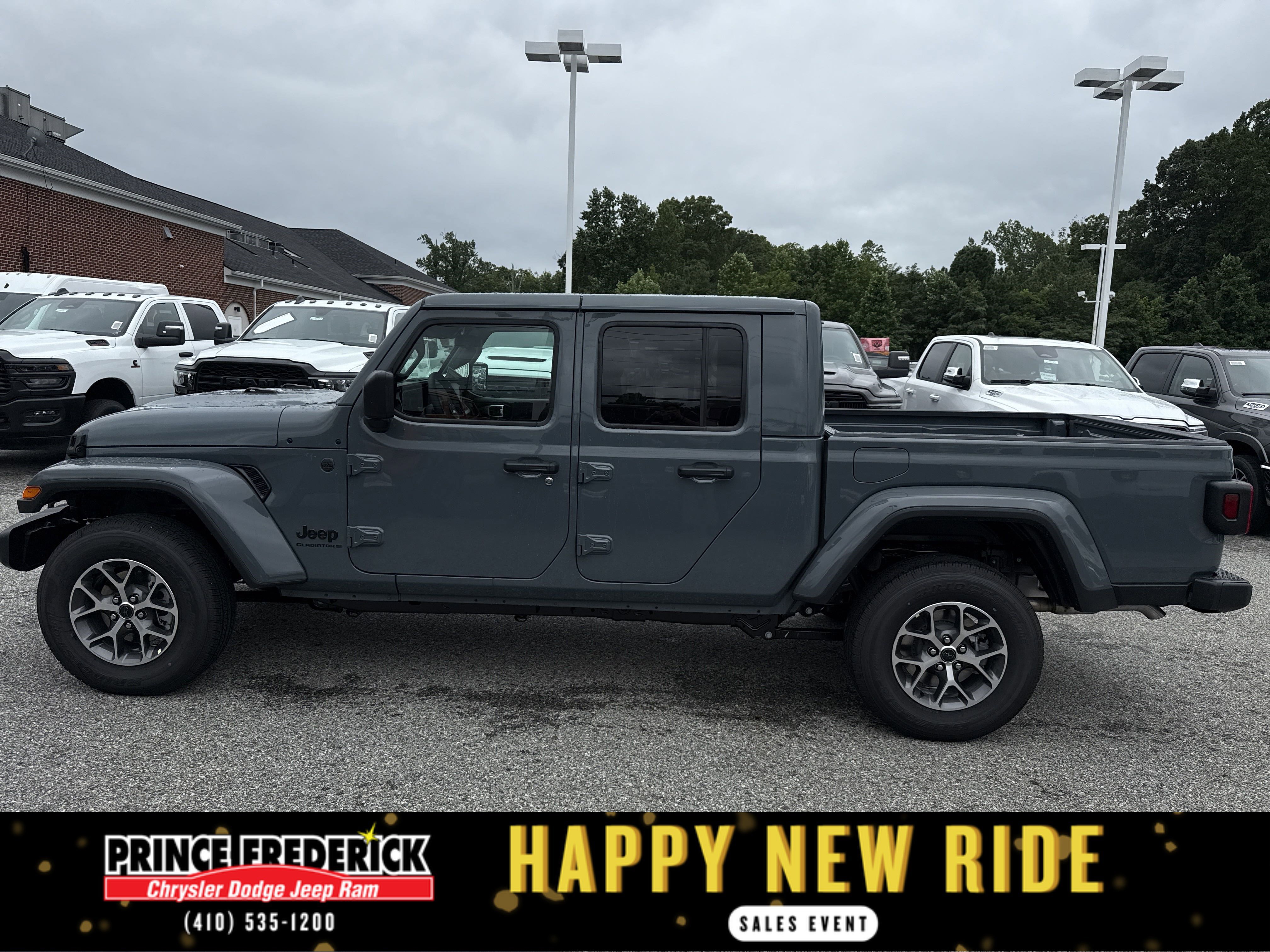 New 2025 Jeep Gladiator Sport image 6