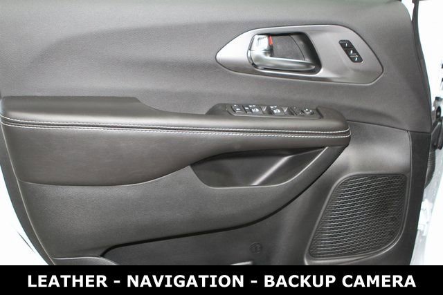 New 2026 Chrysler Pacifica Select image 13