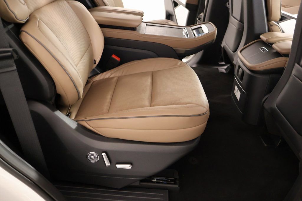 New 2025 Lincoln Navigator Black Label image 16