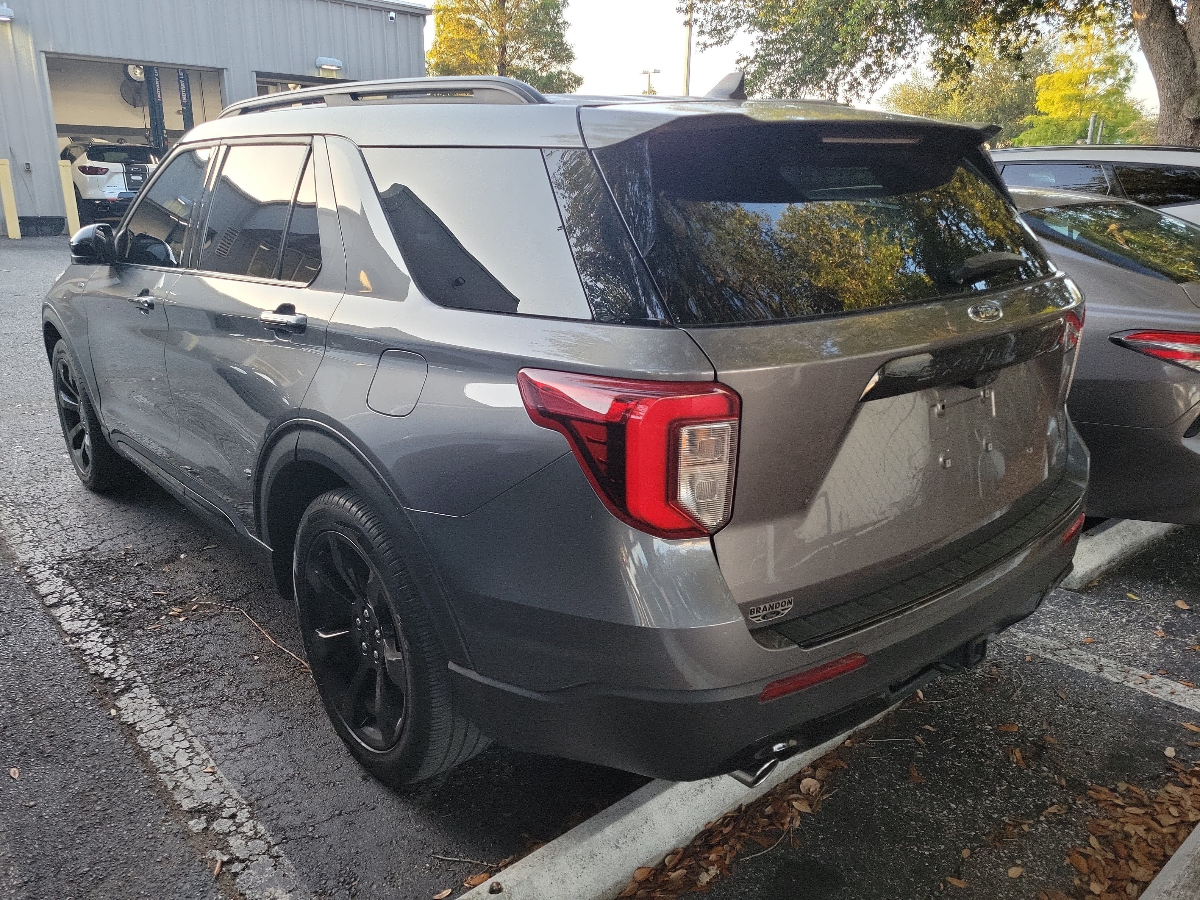 Used 2023 Ford Explorer ST-Line w/ Class IV Trailer Tow Package RWD image 57