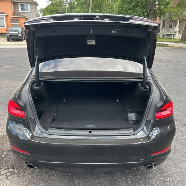 Used 2018 BMW 530e xDrive AWD/4WD image 19
