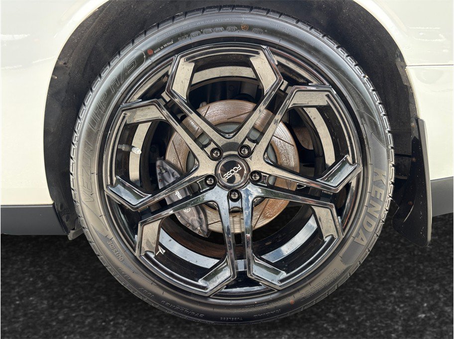 Used 2015 Dodge Challenger R/T Scat Pack w/ Leather Interior Group RWD image 16