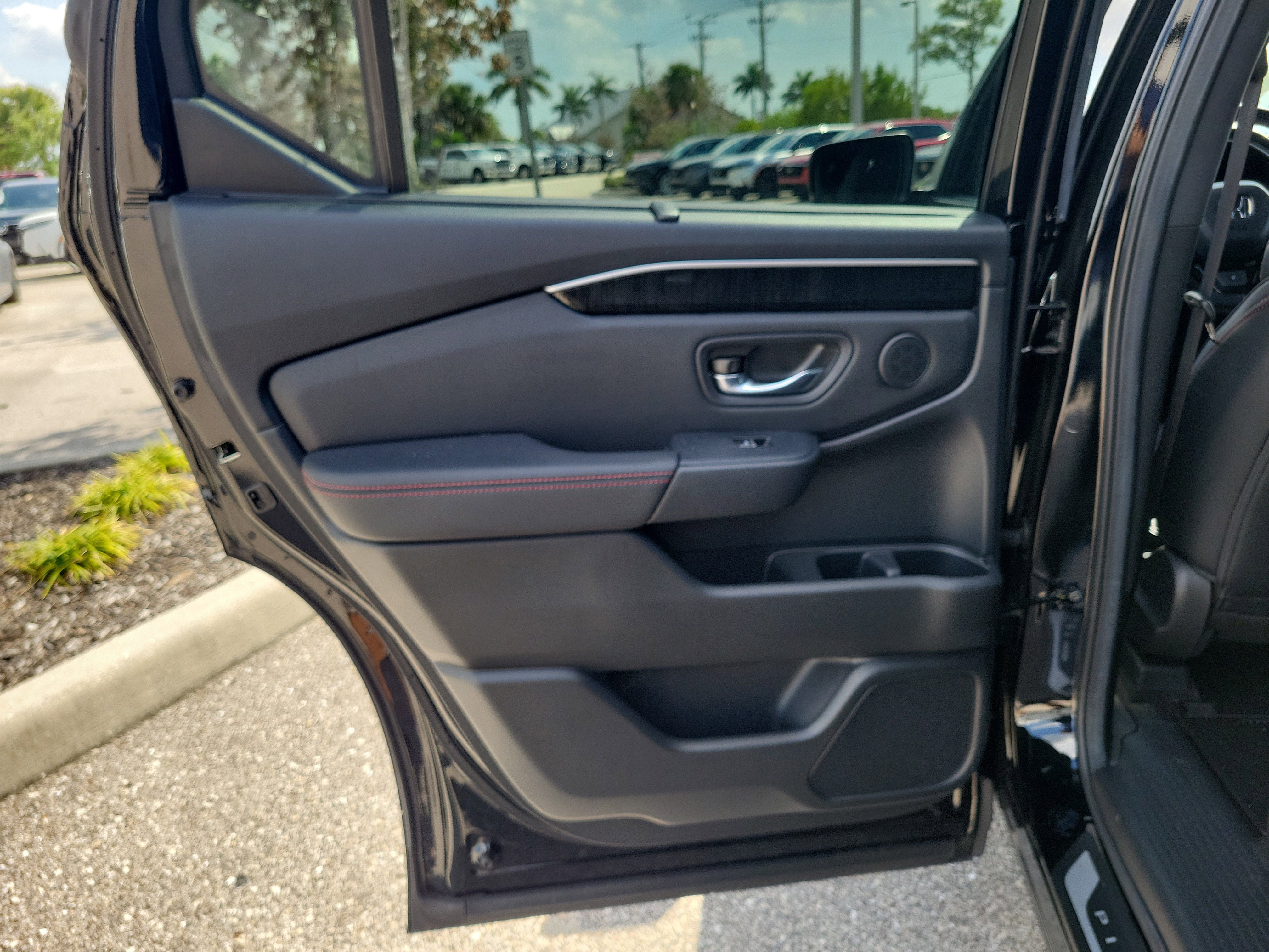 Certified 2025 Honda Pilot Black Edition image 17