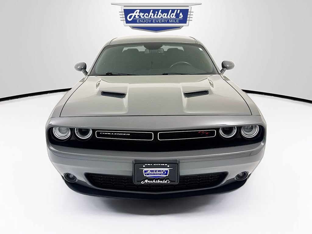 Used 2017 Dodge Challenger R/T RWD video 2