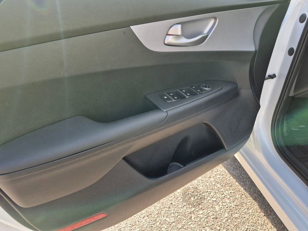 Used 2024 Kia Forte LXS image 8