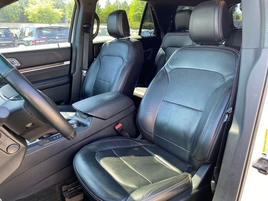 Used 2018 Ford Explorer Limited w/ Equipment Group 301A AWD/4WD image 22