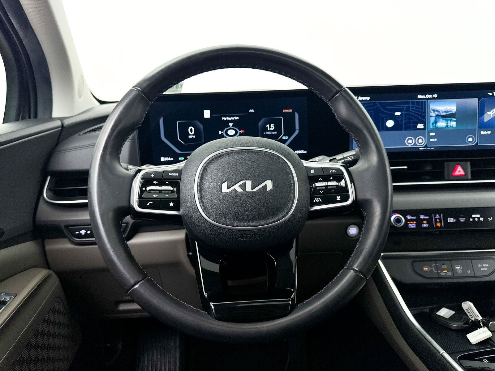 Used 2025 Kia Carnival SX FWD image 37