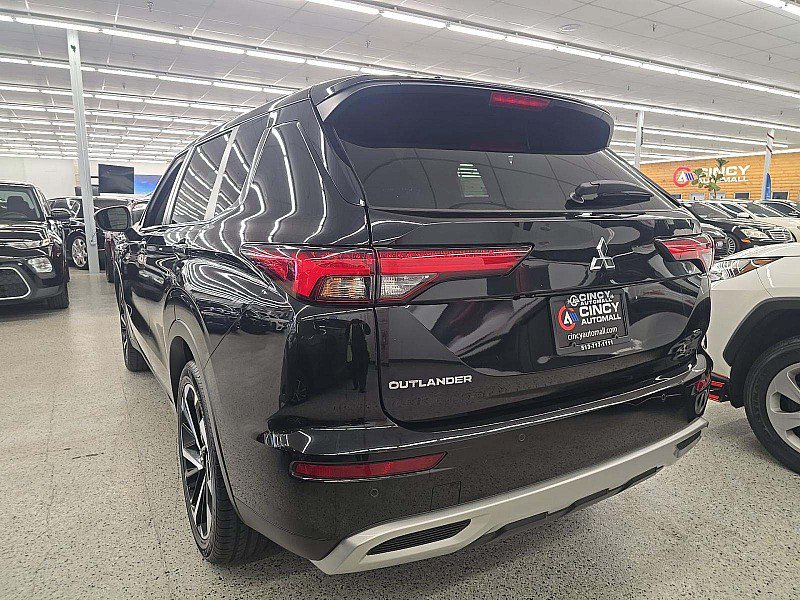 Used 2022 Mitsubishi Outlander SE AWD/4WD image 2