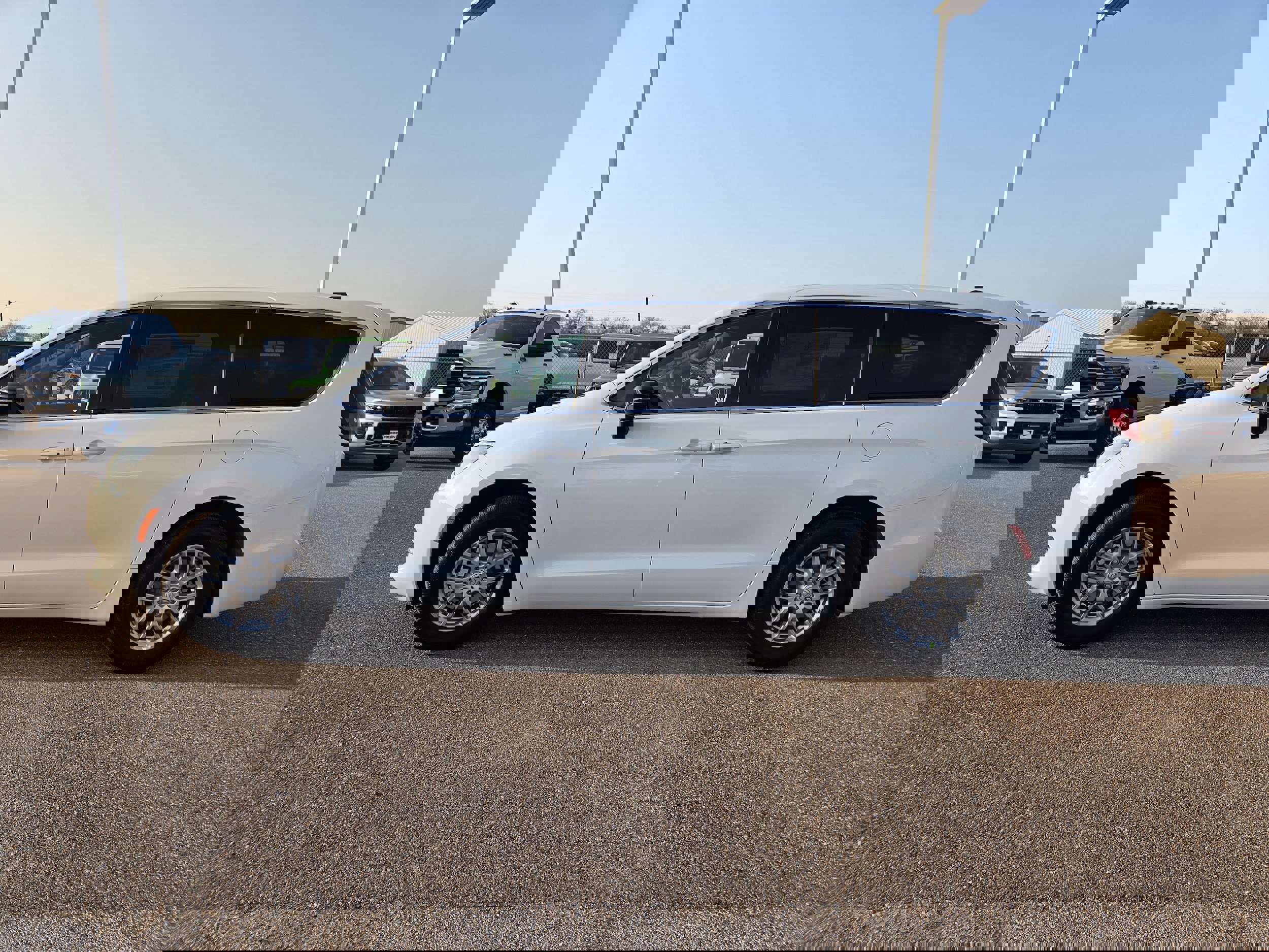 New 2026 Chrysler Voyager LX image 4