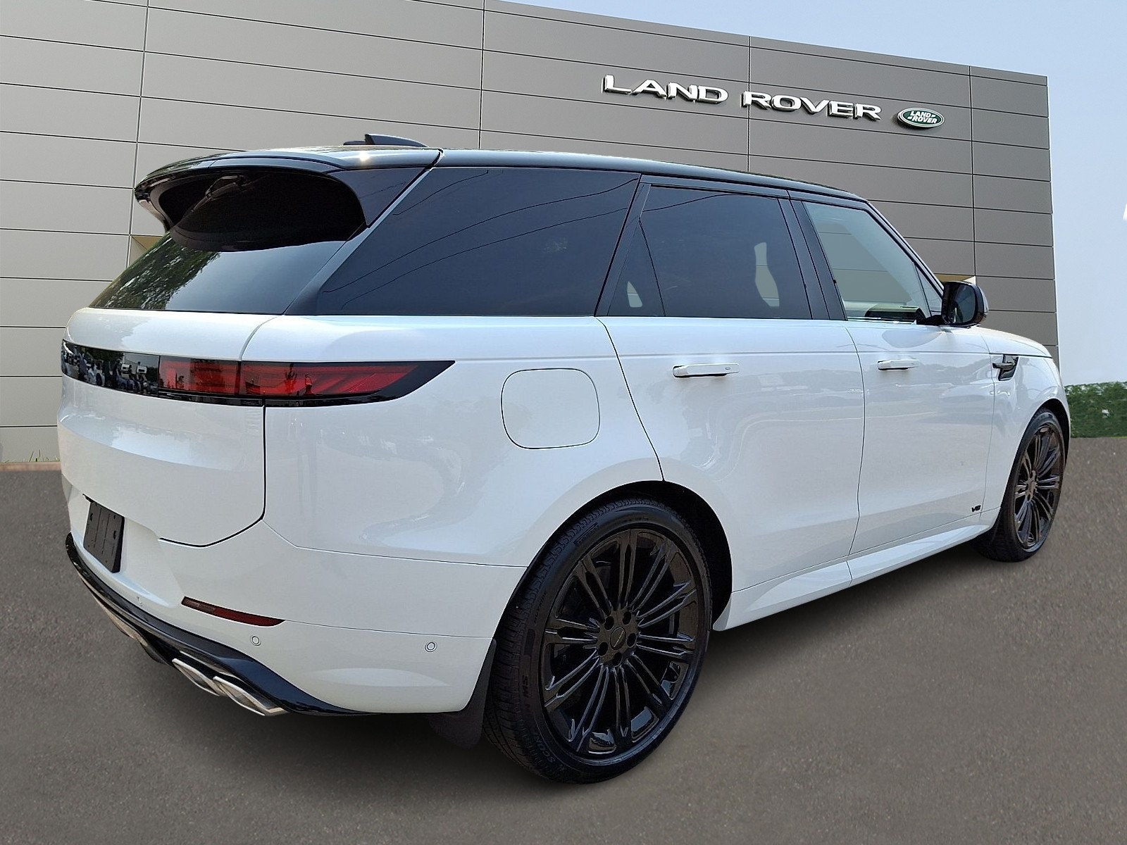 New 2026 Land Rover Range Rover Sport Dynamic SE AWD/4WD image 2