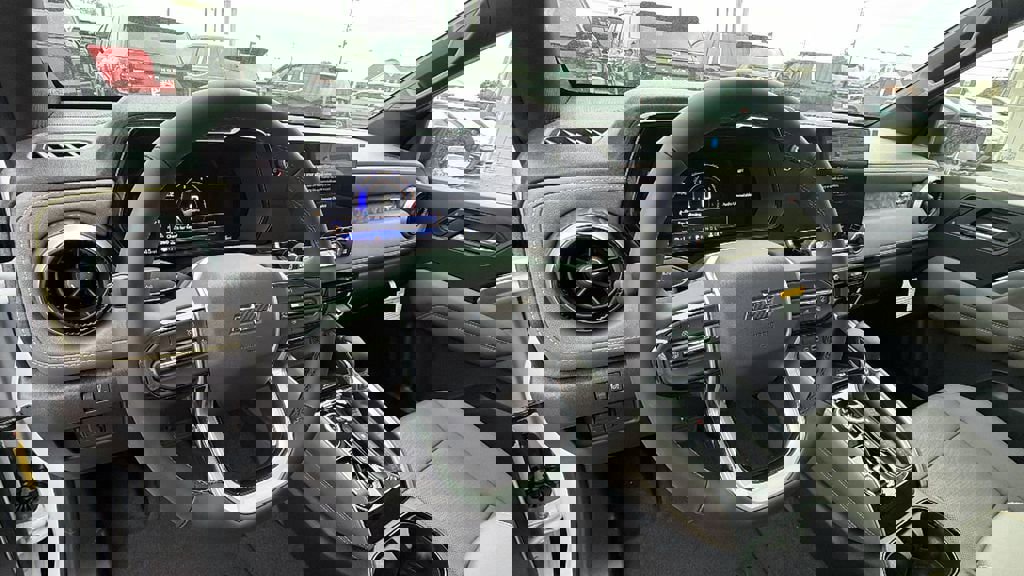 New 2026 Chevrolet Colorado ZR2 w/ Technology Package image 18