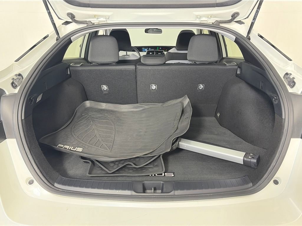 Used 2020 Toyota Prius LE w/ Carpet Mat Package image 25
