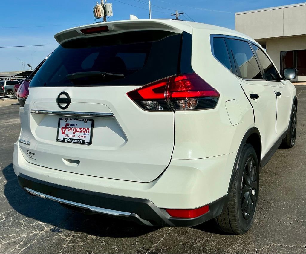 Used 2017 Nissan Rogue S image 19