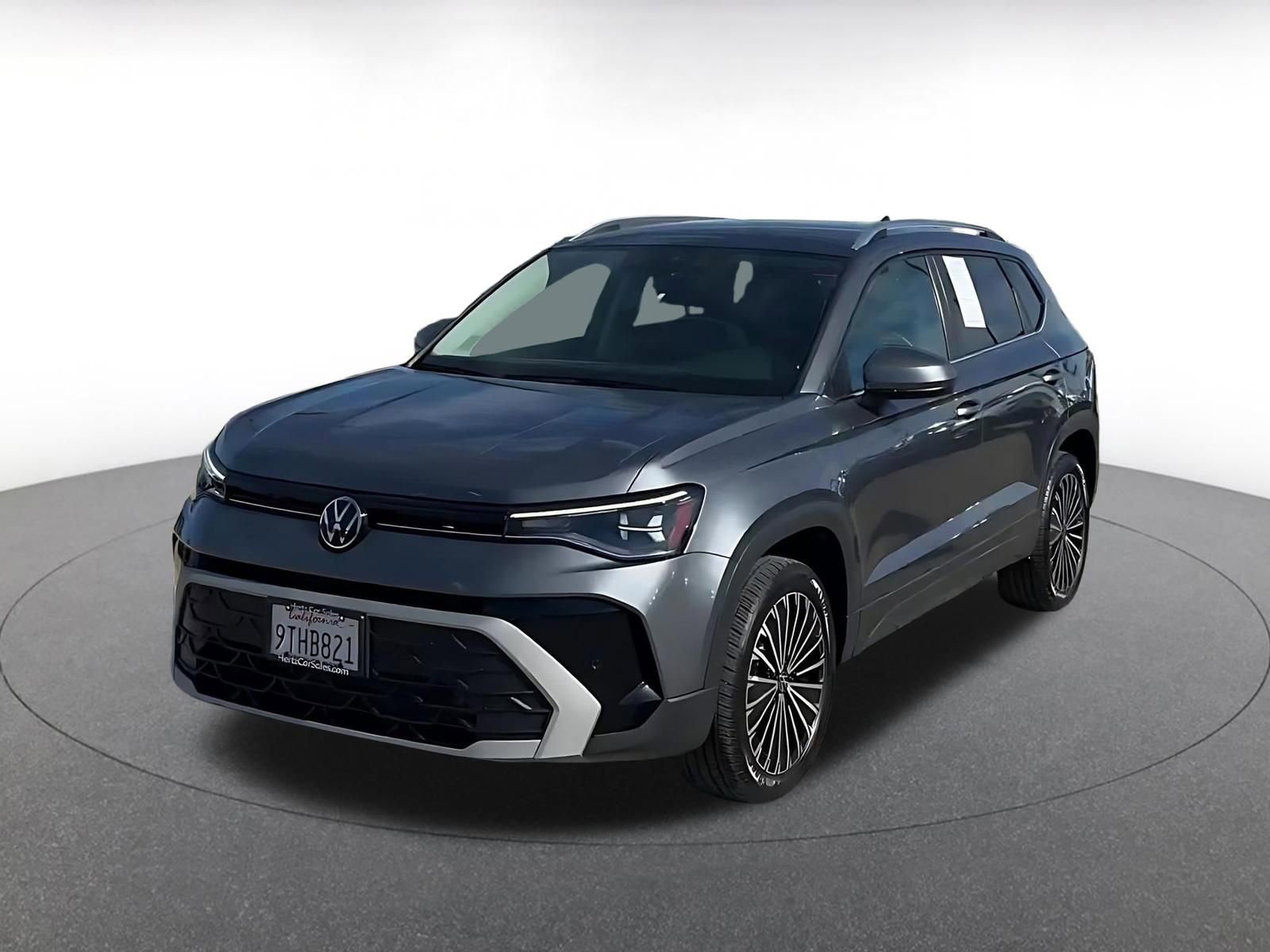 Used 2025 Volkswagen Taos SE image 7