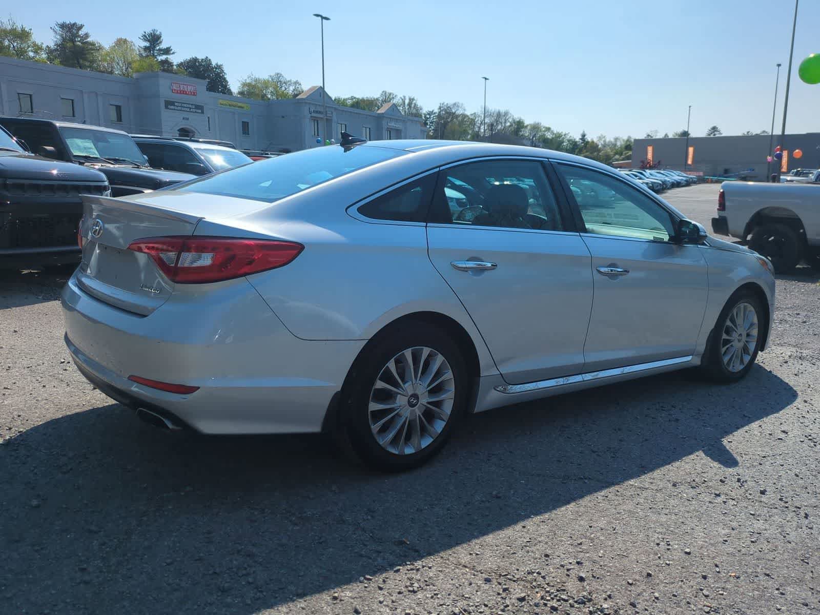 Used 2015 Hyundai Sonata Limited w/ Option Group 05 FWD image 8