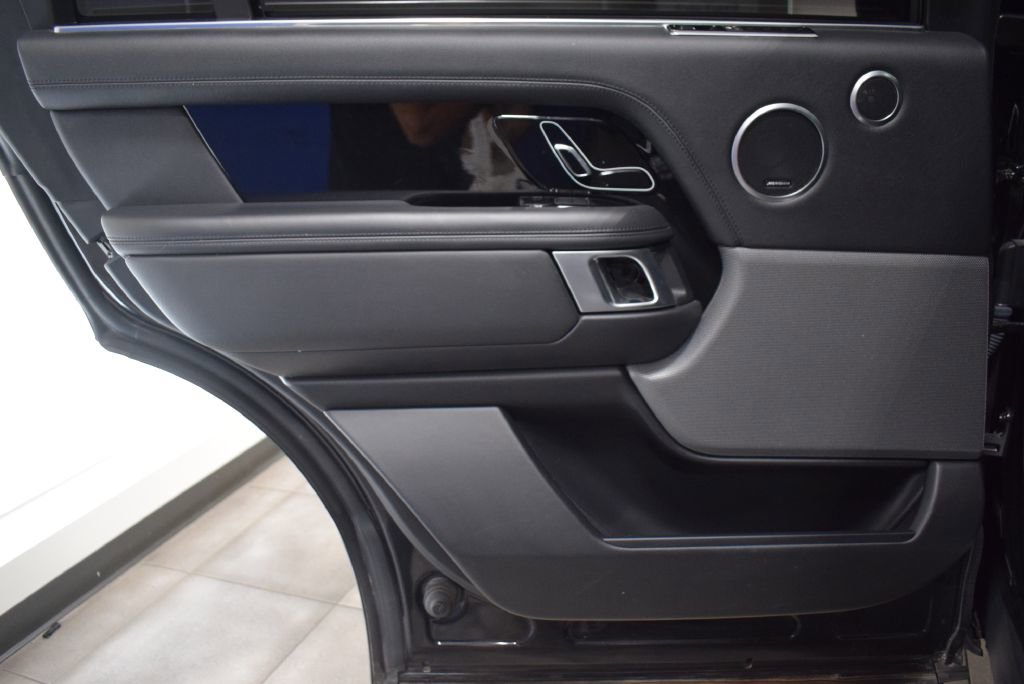 Used 2019 Land Rover Range Rover Long Wheelbase Supercharged image 13
