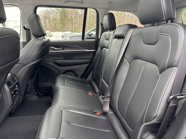 Used 2023 Jeep Grand Cherokee Limited image 19