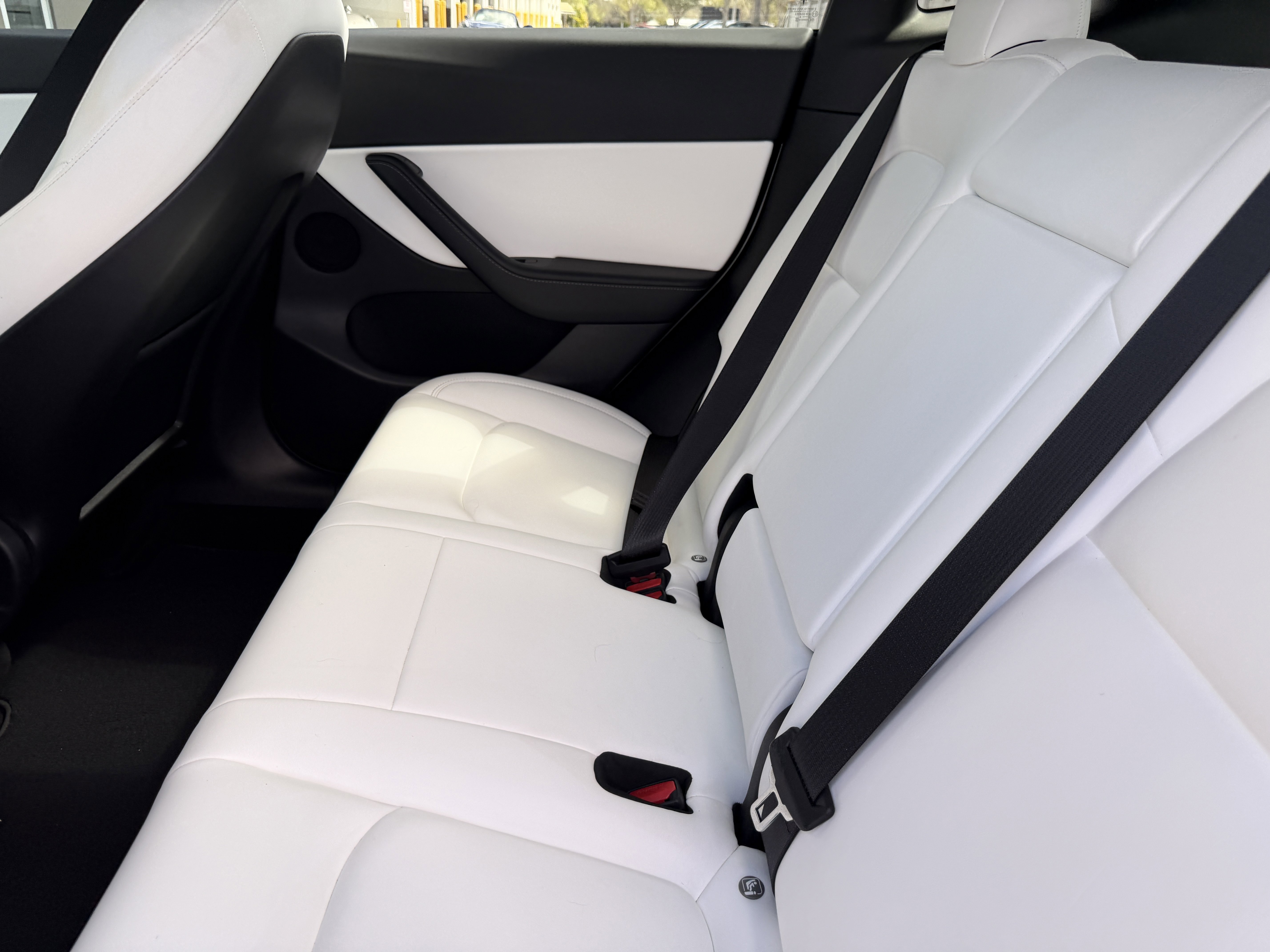 Used 2022 Tesla Model Y Long Range image 21