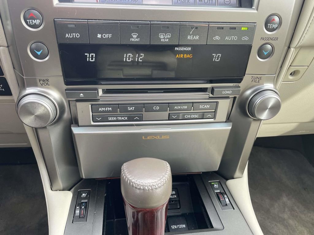 Used 2013 Lexus GX 460 image 40