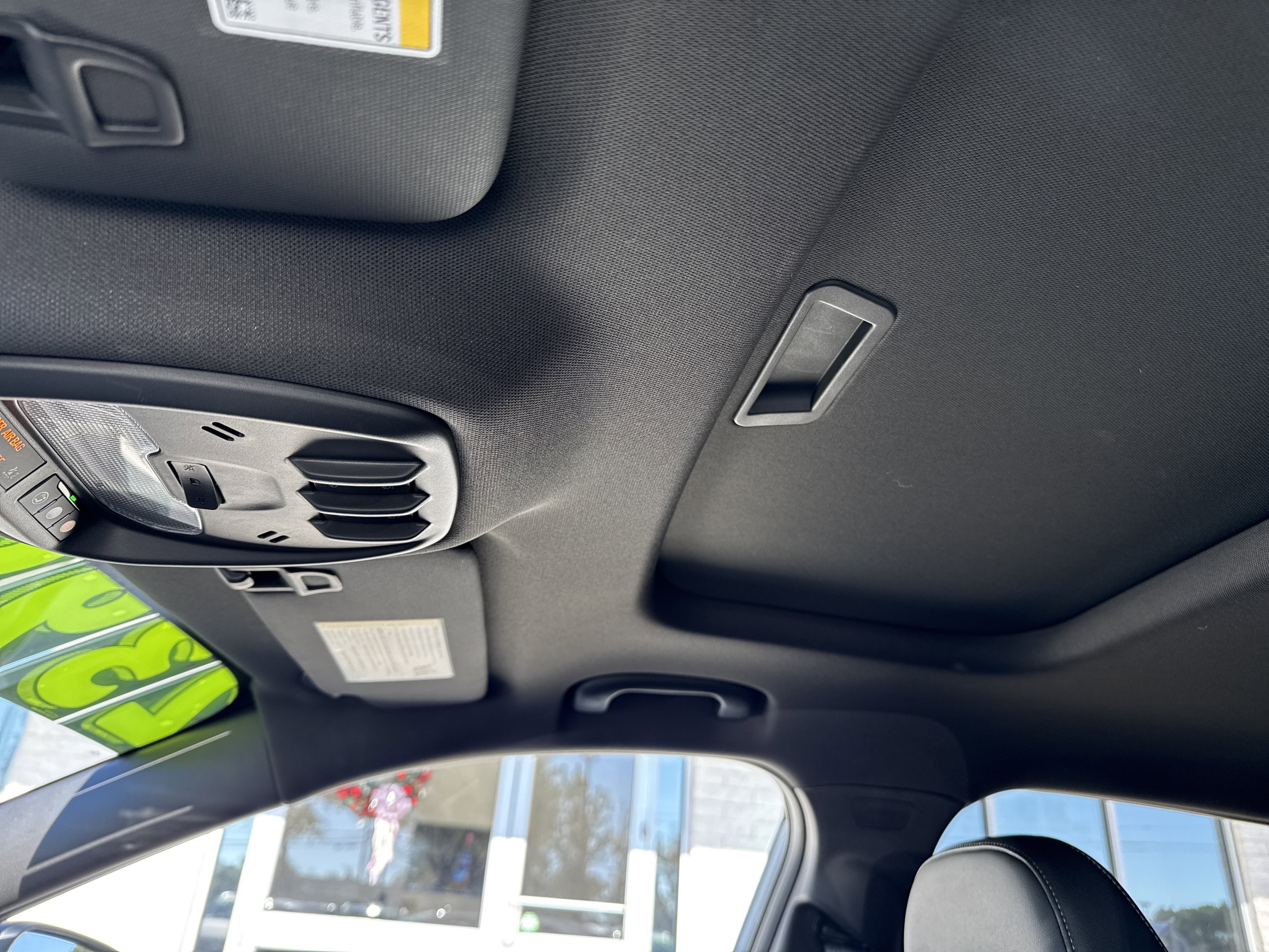 Used 2025 Chevrolet Trax RS w/ Sunroof Package image 19