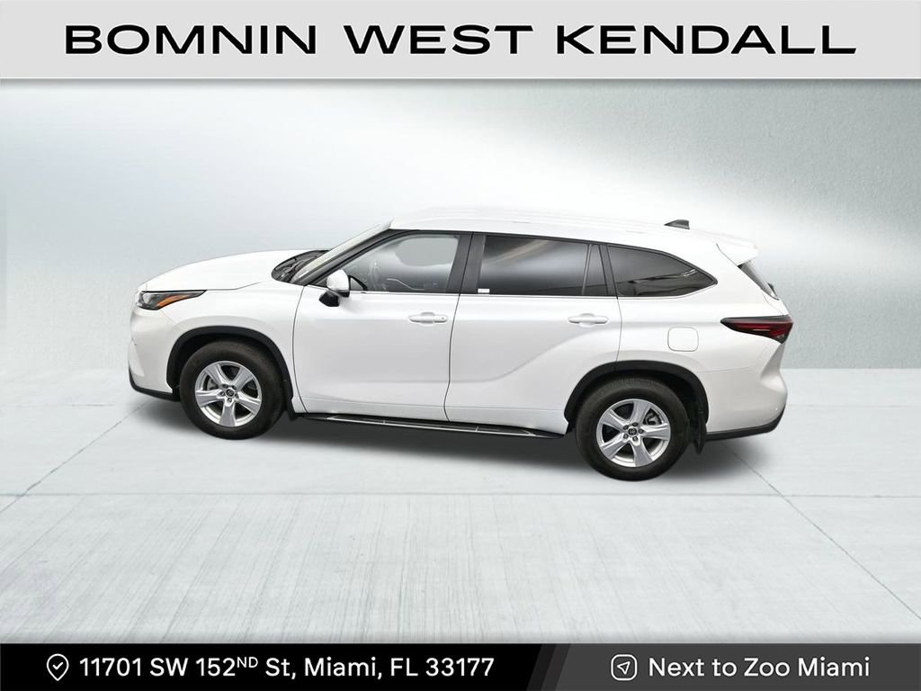 Used 2025 Toyota Highlander LE image 13