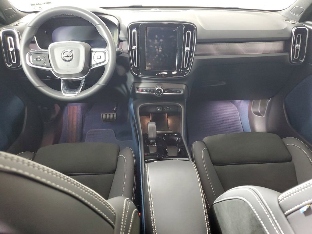 Certified 2023 Volvo XC40 Recharge Ultimate image 17