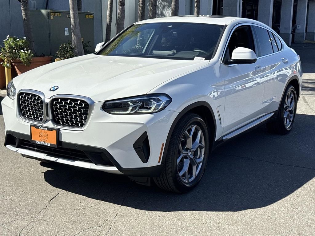 Used 2025 BMW X4 xDrive30i image 7