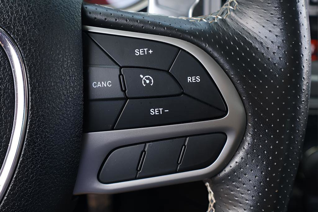 Used 2020 Dodge Charger SRT Hellcat w/ Carbon/Suede Interior Package RWD image 27