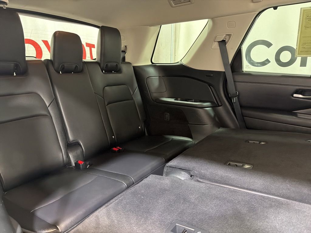 Used 2025 Nissan Pathfinder SL AWD/4WD image 15