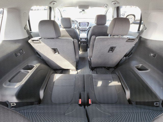 Used 2023 GMC Acadia SLE w/ Driver Convenience Package image 21