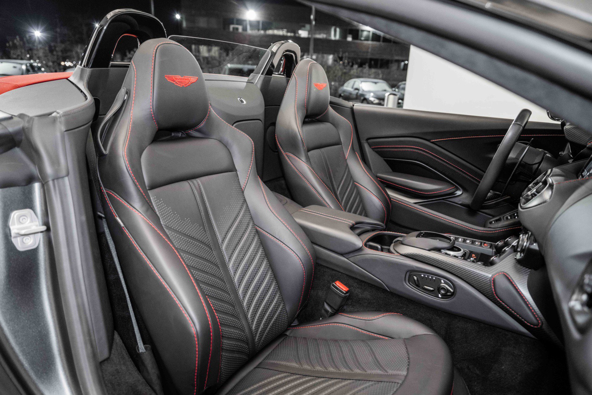 Used 2023 Aston Martin V12 Vantage Roadster image 16