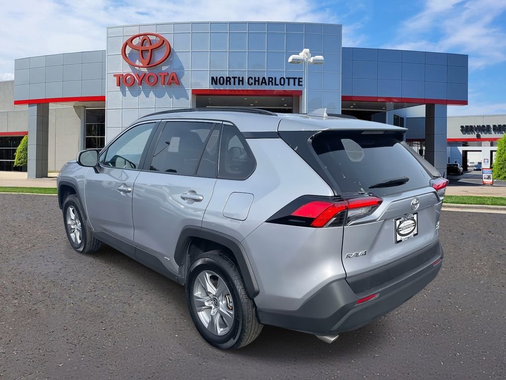 Used 2025 Toyota RAV4 XLE image 8