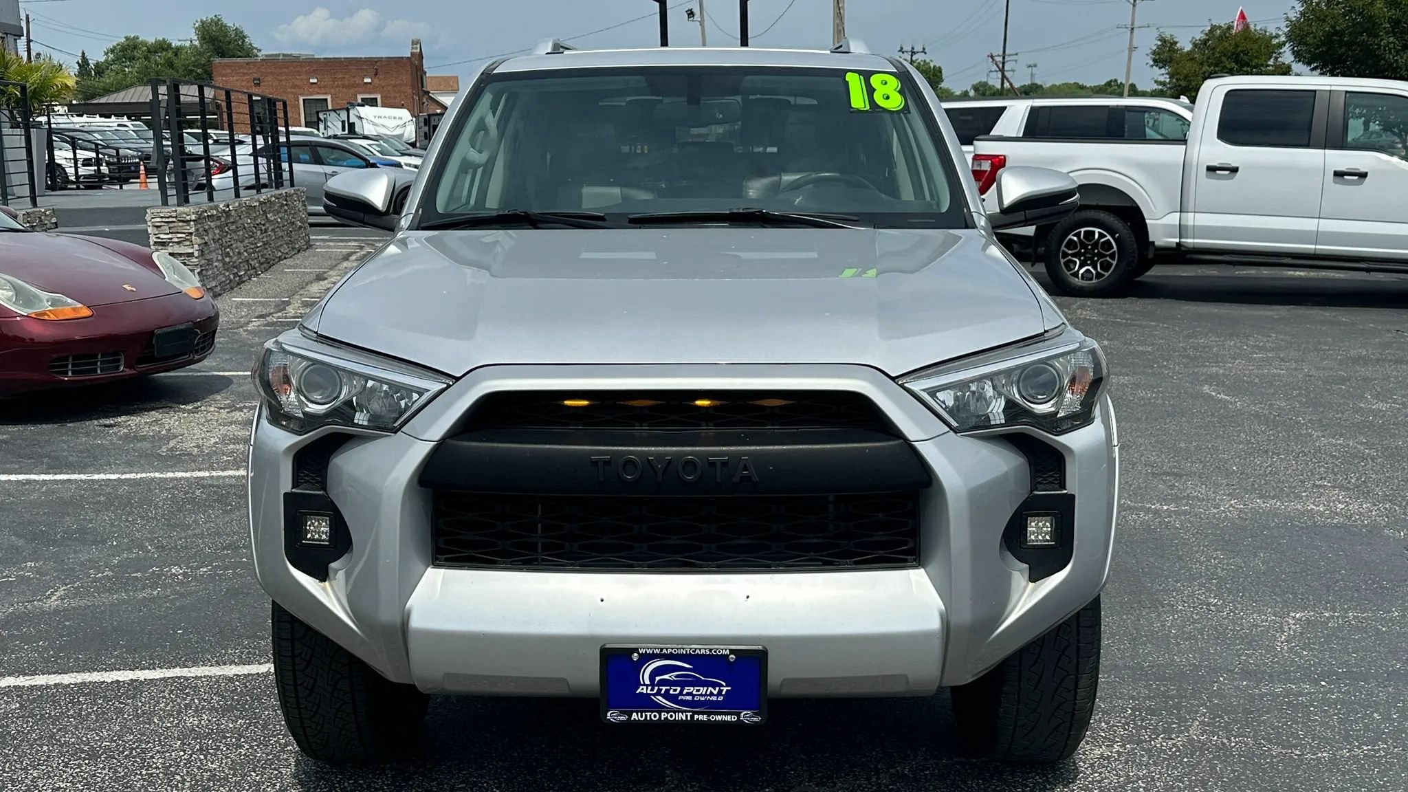 Used 2018 Toyota 4Runner SR5 Premium AWD/4WD image 2