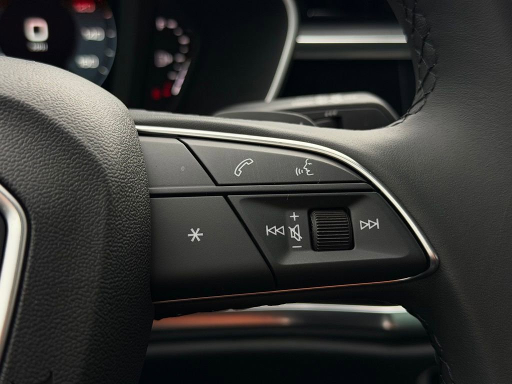 New 2025 Audi Q3 2.0T Premium image 25