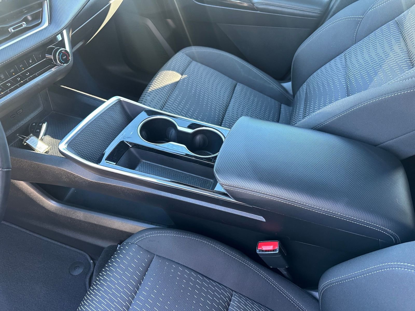 Used 2025 Chevrolet Equinox LT image 40