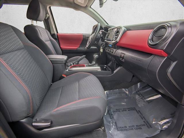 Used 2022 Toyota Tacoma SR5 AWD/4WD image 19