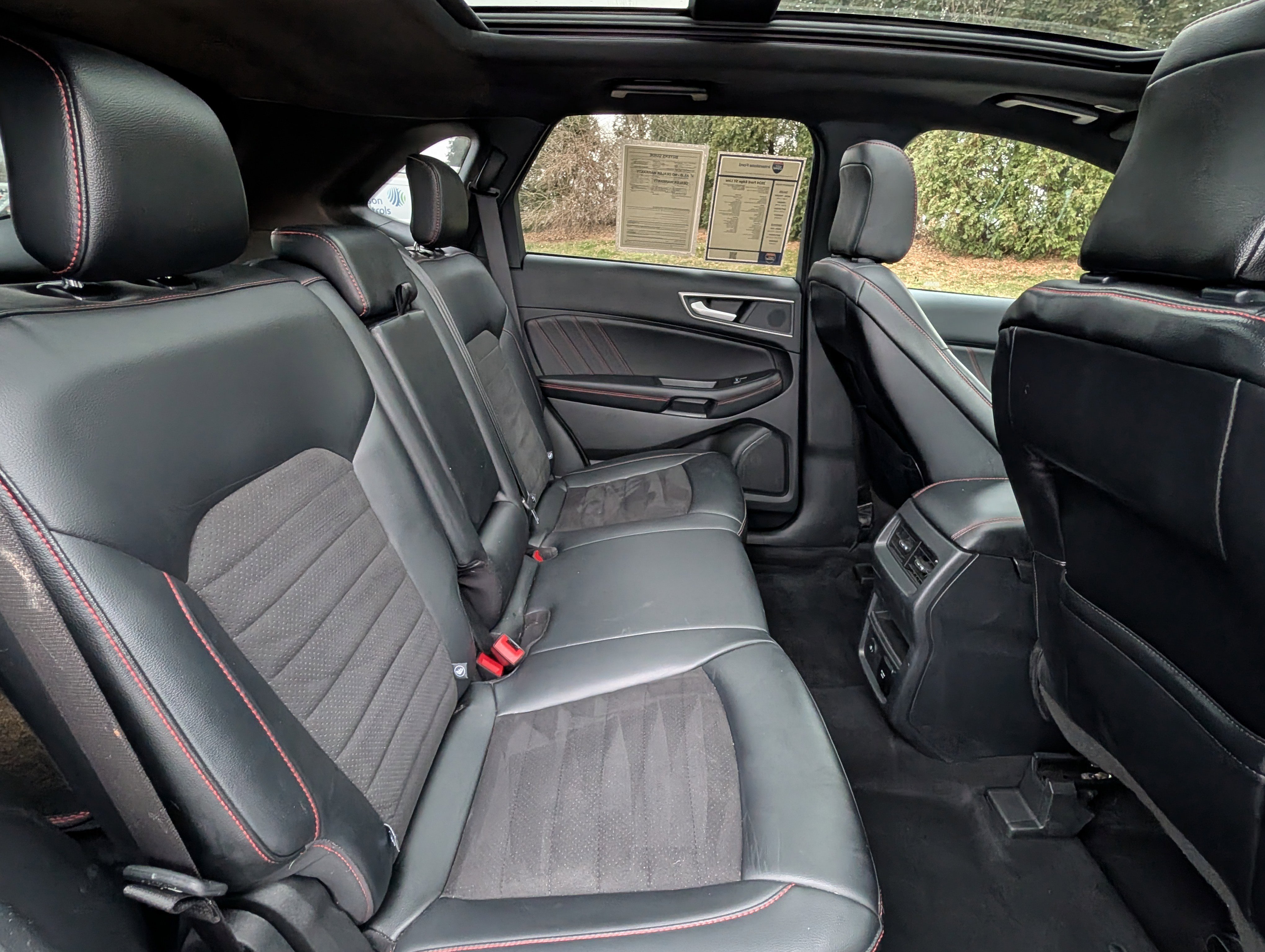 Used 2024 Ford Edge ST-Line image 31