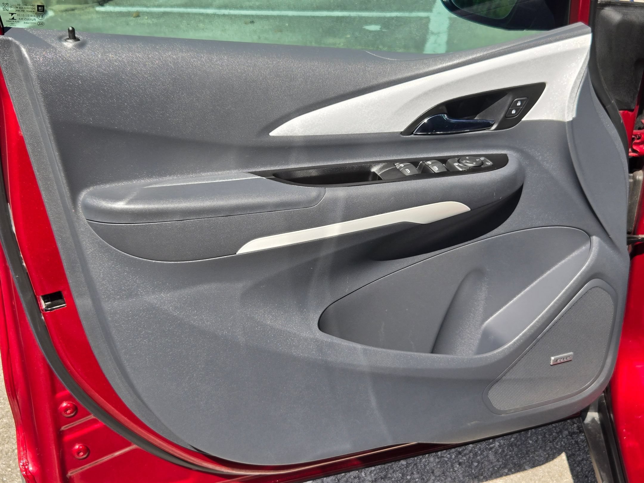Used 2019 Chevrolet Bolt Premier w/ Infotainment Package FWD image 11