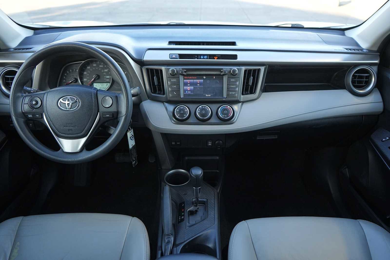 Used 2015 Toyota RAV4 LE image 10