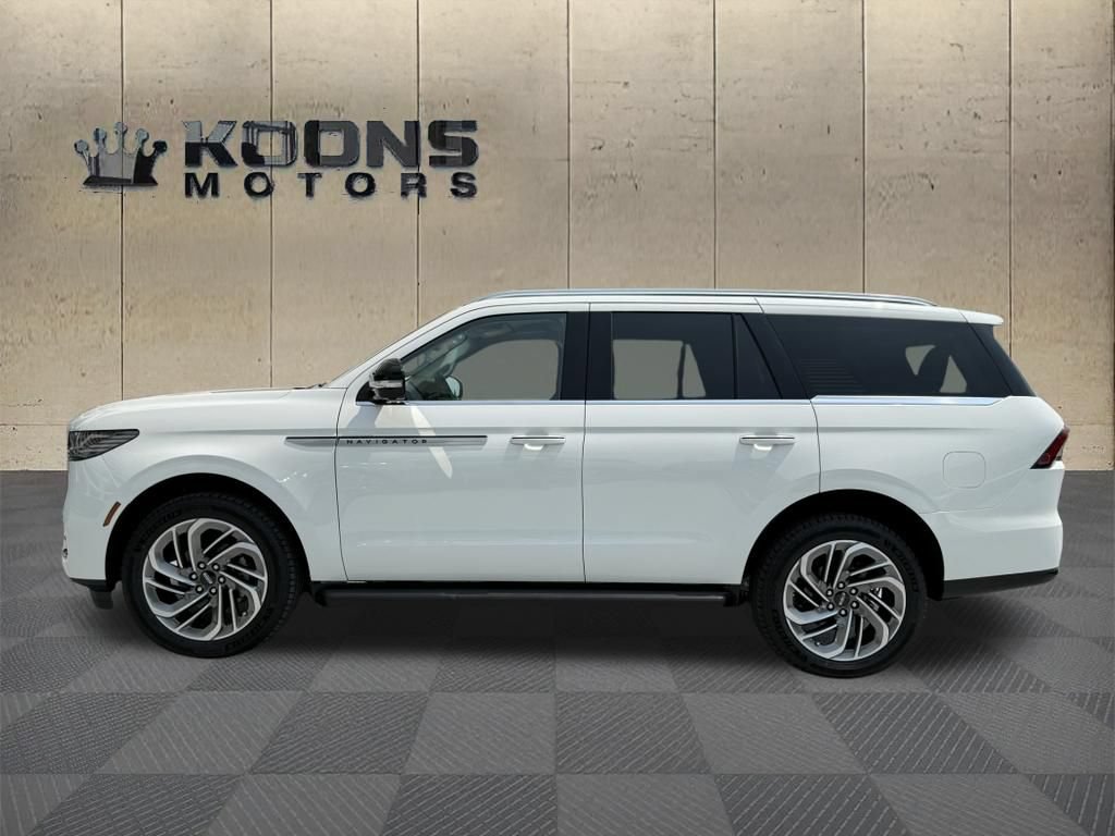 New 2027 Lincoln Navigator Premiere AWD/4WD image 2