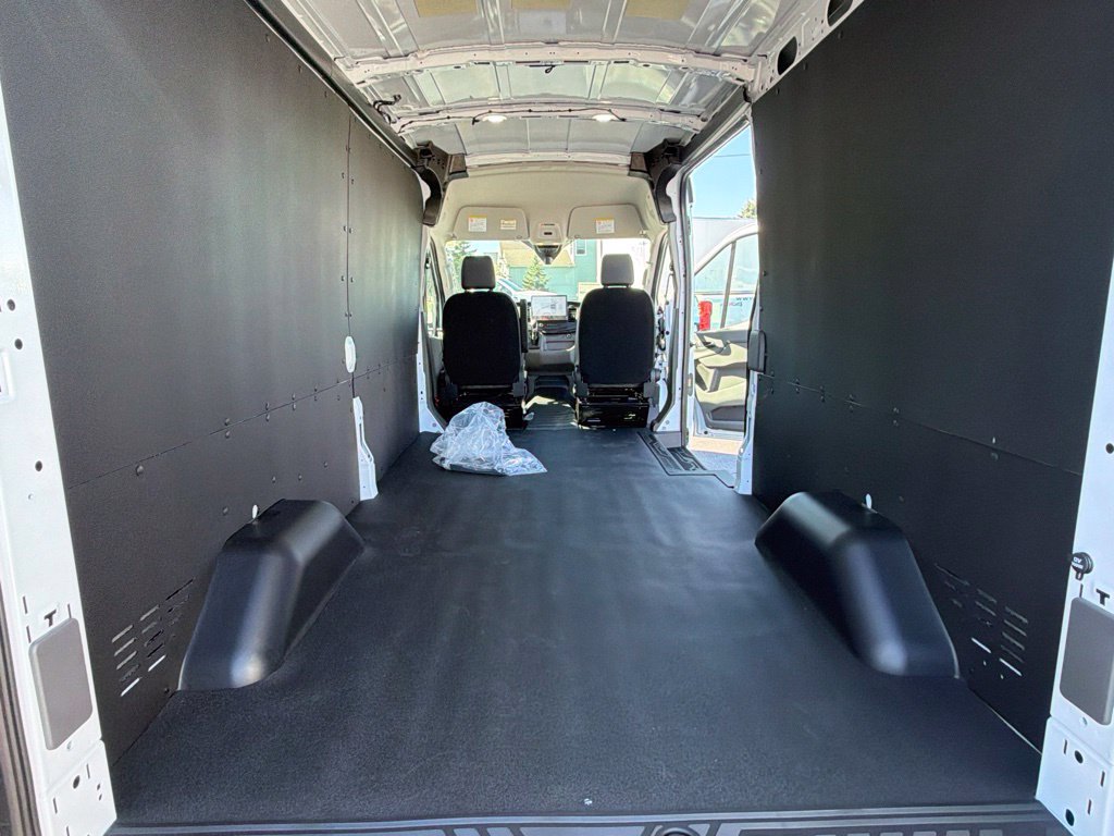 New 2027 Ford Transit 250 148 Medium Roof w/ Load Area Protection Package RWD image 31
