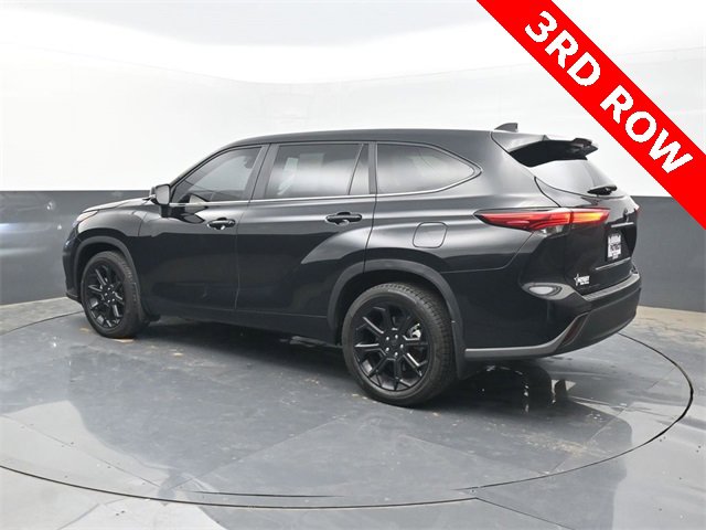 Used 2023 Toyota Highlander L image 4